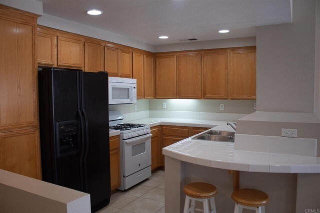Building Photo - 1261 Los Arcos Pl