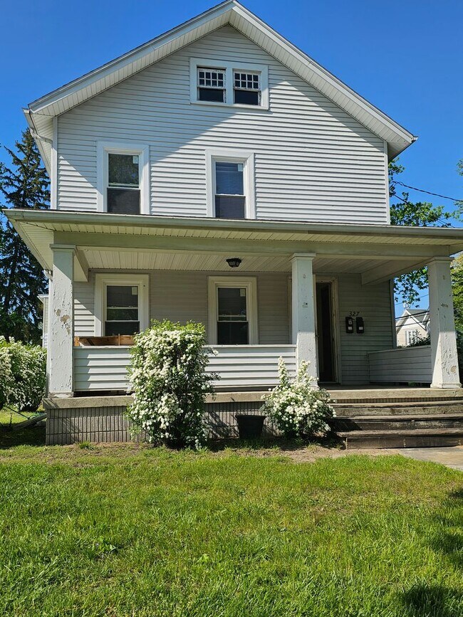 Foto del edificio - E. Court Street Duplex