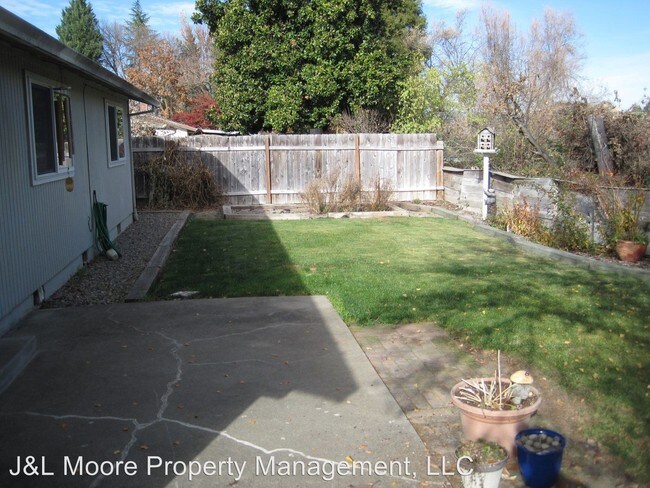 Building Photo - 3 br, 2 bath House - 561 Palo Verde Way