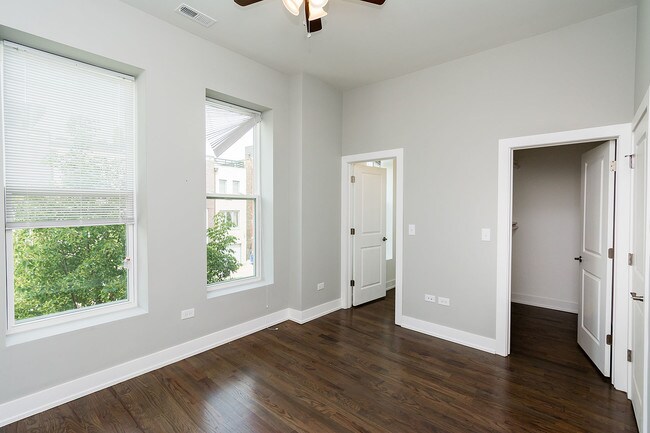 Foto del edificio - 447 N Carpenter St