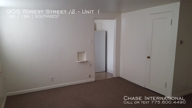 Building Photo - 905 Forest St