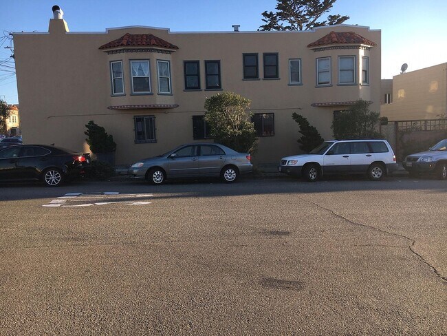 Building Photo - 1701 22nd Ave