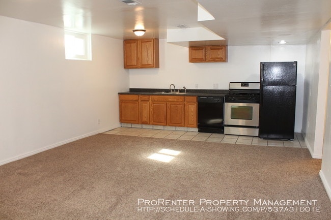 Building Photo - Huge 2 Bed, 1 Bath Clearfield Basement Unit