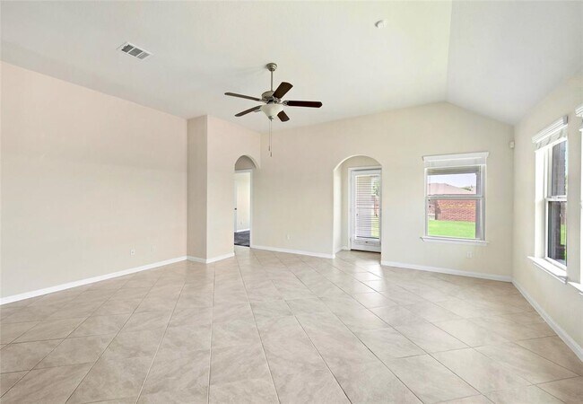 Building Photo - 1005 Fountain Grass Way