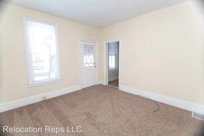 Building Photo - 2 br, 1 bath House - 2218 6th Ave.