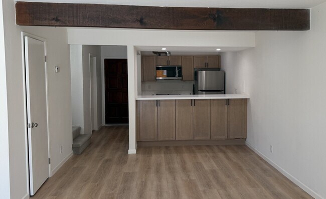 Foto del edificio - 2038 Ascot Dr