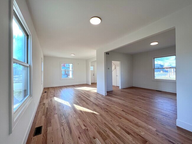 Building Photo - 1510 McClellan Ave
