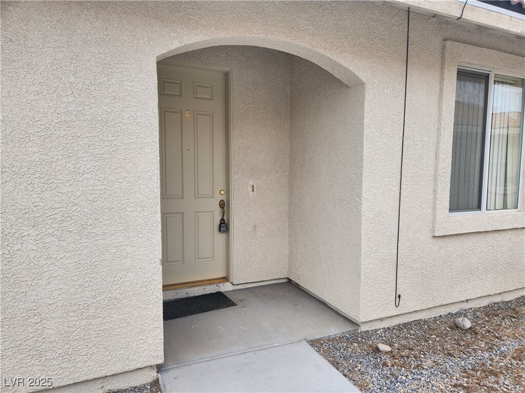 Primary Photo - 2580 E Ambush St