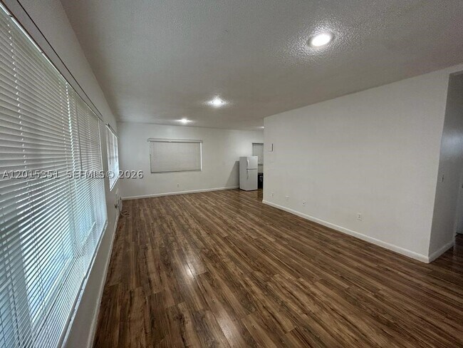 Foto del edificio - 7920 East Dr