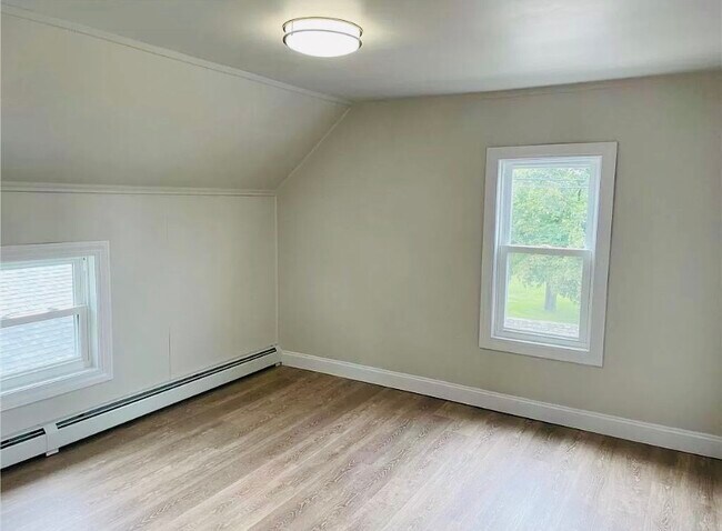 bedroom - 174 Main Rd