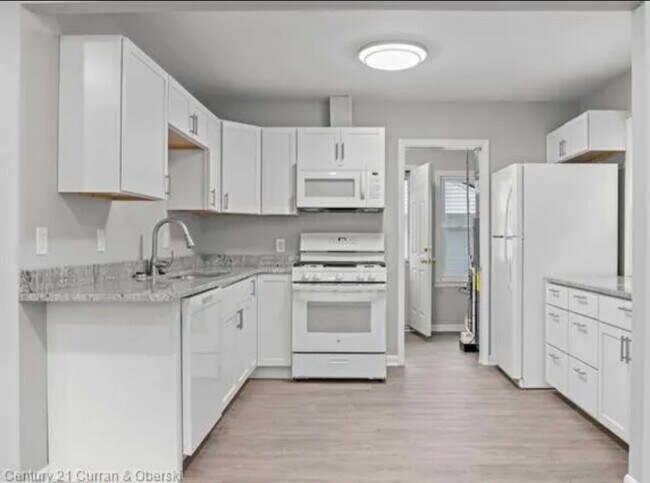 Building Photo - 28644 Beechwood Ave