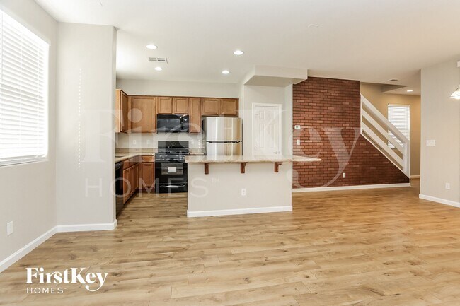 Building Photo - 8529 W Kellman Ave