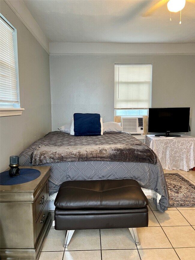 Foto del edificio - 3126 Webster St