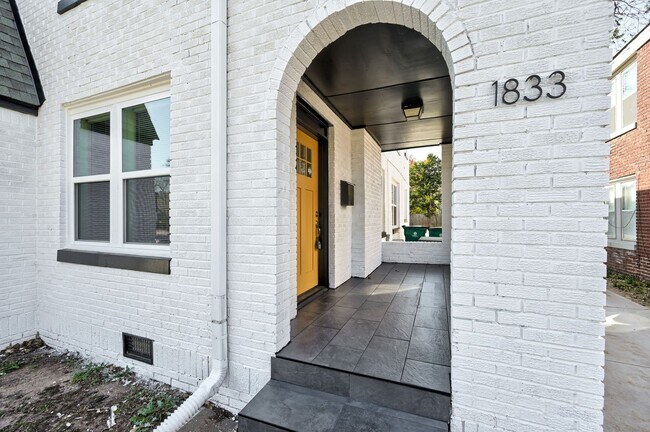 Foto del edificio - N Gatewood Ave Duplex