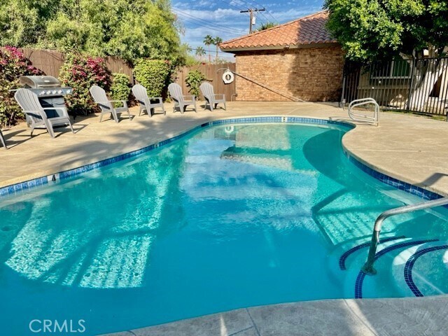 Primary Photo - 79400 Ave 42