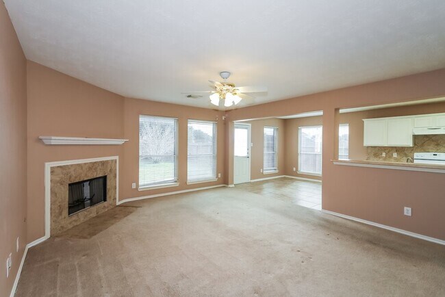 Foto del edificio - 16707 Great Oaks Glen Dr