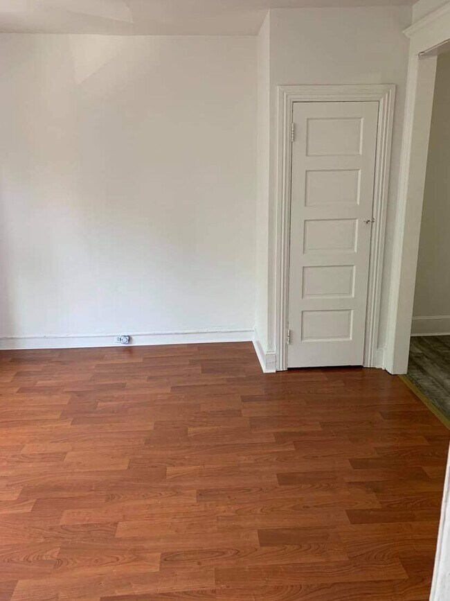 Living Rm - 1204 South St