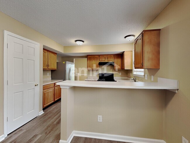 Foto del edificio - 635 Cloverfield Ln