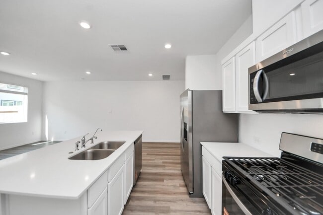 Foto del edificio - 943 Moon Drop Ln