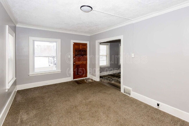 Building Photo - 1561 E 204th St