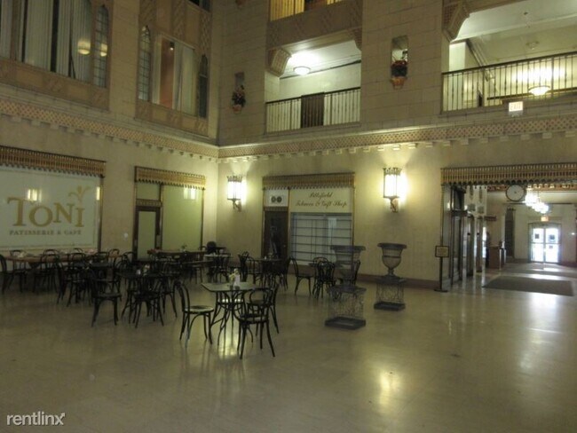 Foto del edificio - 55 E Washington St