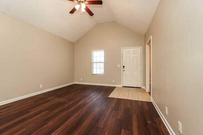 Foto del edificio - Inviting 3-Bedroom Murfreesboro Home with 1-Car Garage