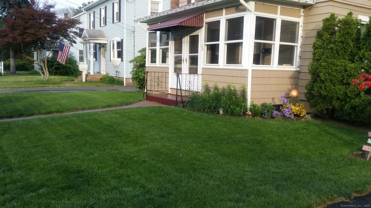 Primary Photo - 105 Silver Ln