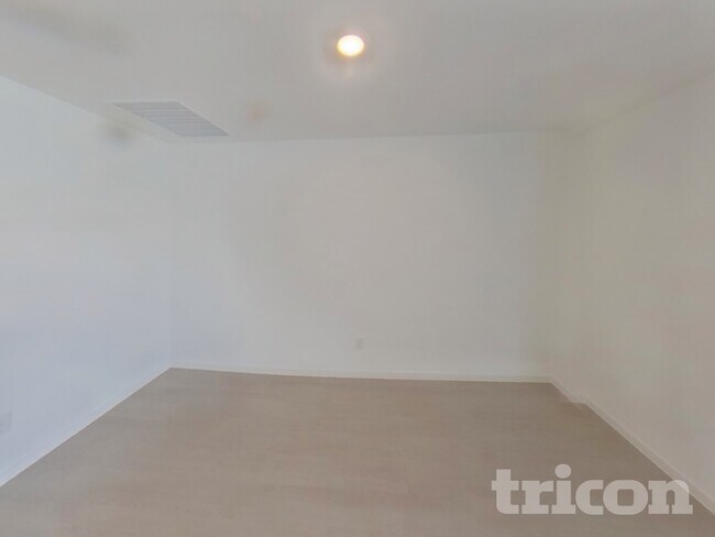 Foto del edificio - 1613 Parlier St