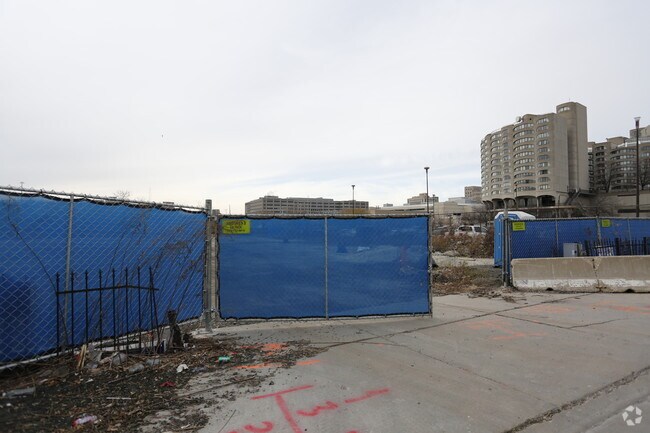  - 976 S Wells St
