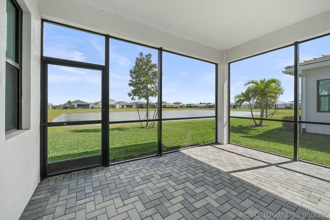 Building Photo - 4787 St Armands Way