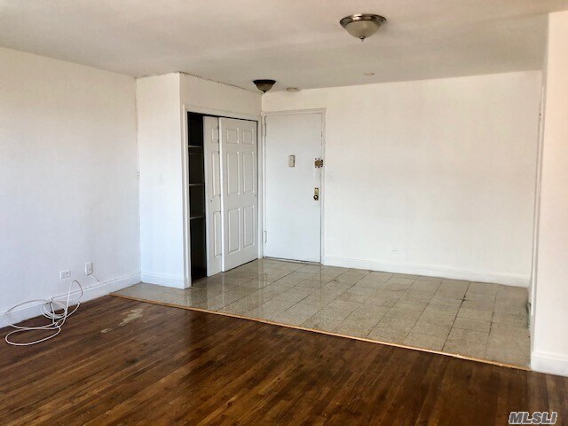 Building Photo - 144-30 Roosevelt Ave