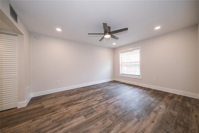 Building Photo - 3401 Tallywood Ln