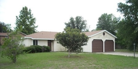 Primary Photo - Charming 2/2.5 in Silver Springs Shores