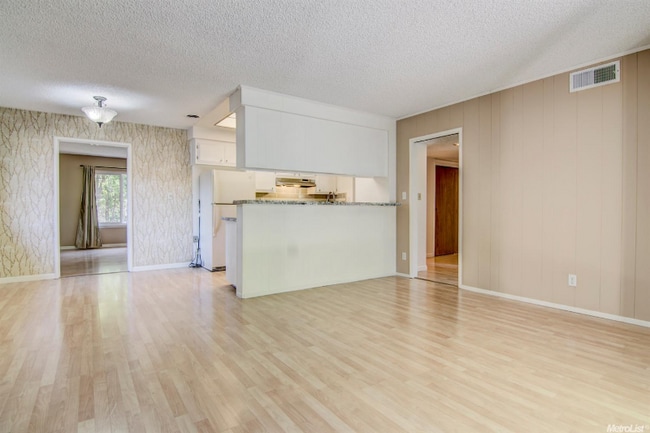 Building Photo - 5039 Cypress Ave