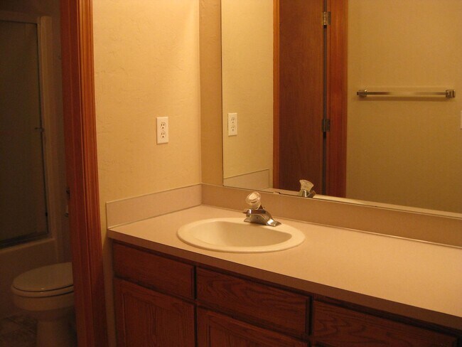 Foto del edificio - 2-Bedroom Duplex in Prime Corvallis Location!