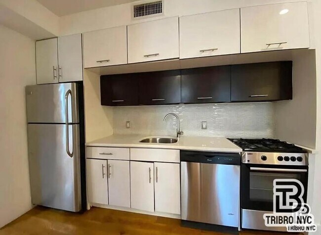 Building Photo - 3 bedroom in Brooklyn NY 11217