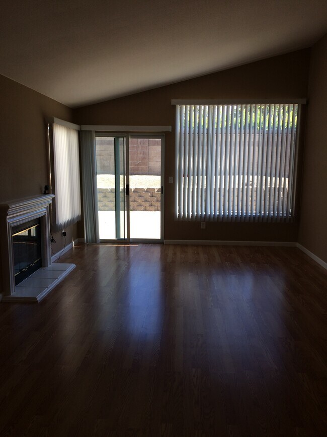 Building Photo - 1530 Northwood Dr