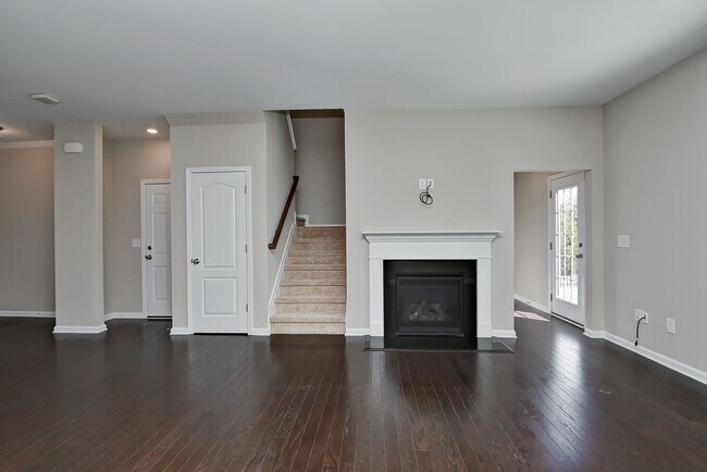 Building Photo - 4 Bedroom home in the Millbridge community