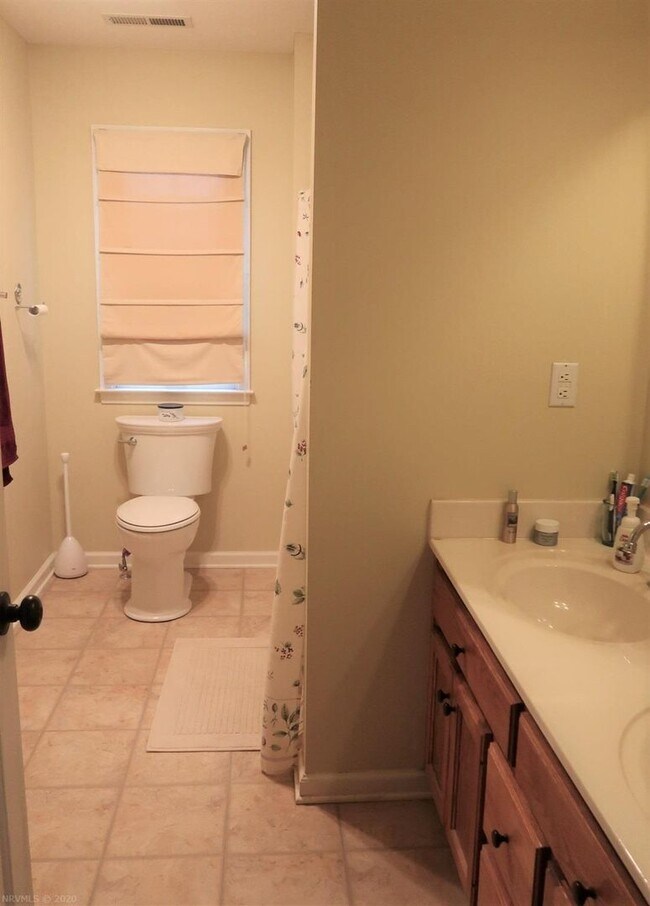 Foto del edificio - 3 Bedroom 2.5 Home in Christiansburg!