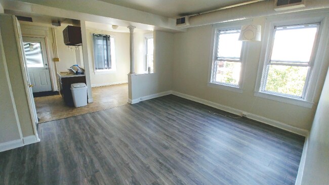 Foto del edificio - 2646 N Calvert St