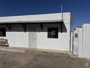 Building Photo - 1401 Main St