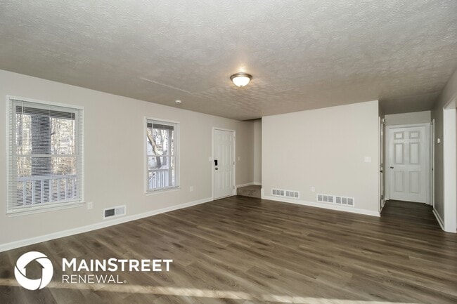 Building Photo - 413 Oak Landing Dr