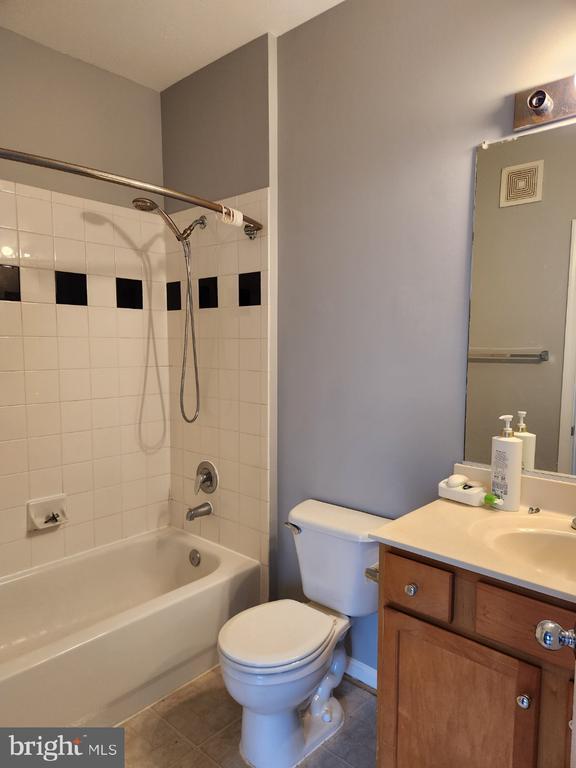 Foto del edificio - 5106 Travis Edward Way