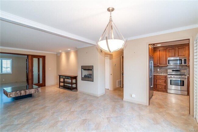 Foto del edificio - Modern Lomita Condo with Central A/C & Heat