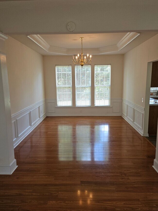 Foto del edificio - Beautiful Open Floor Plan with 4 Bedrooms