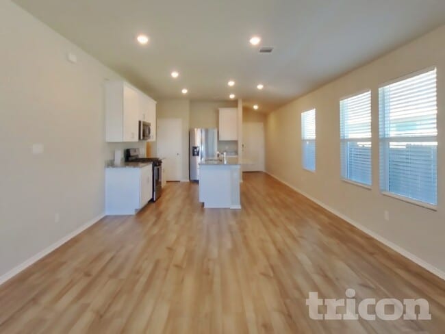 Building Photo - 5125 Sidesaddle Dr