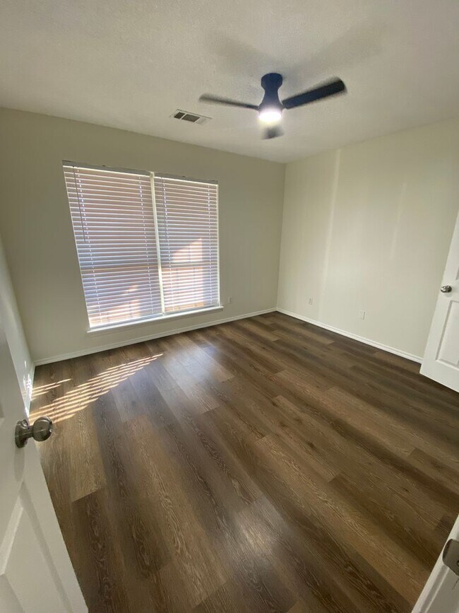 Foto del edificio - 3 Bed 2 Bath House