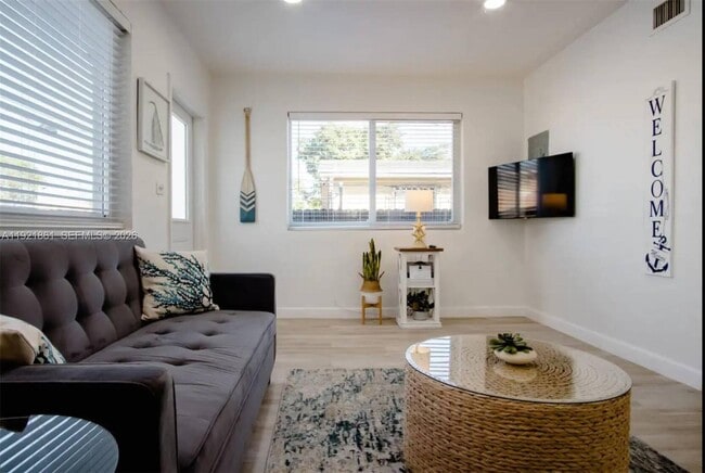 Foto del edificio - 2160 NW 18th Terrace