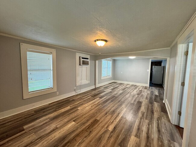 Foto del edificio - 3227 Burton St