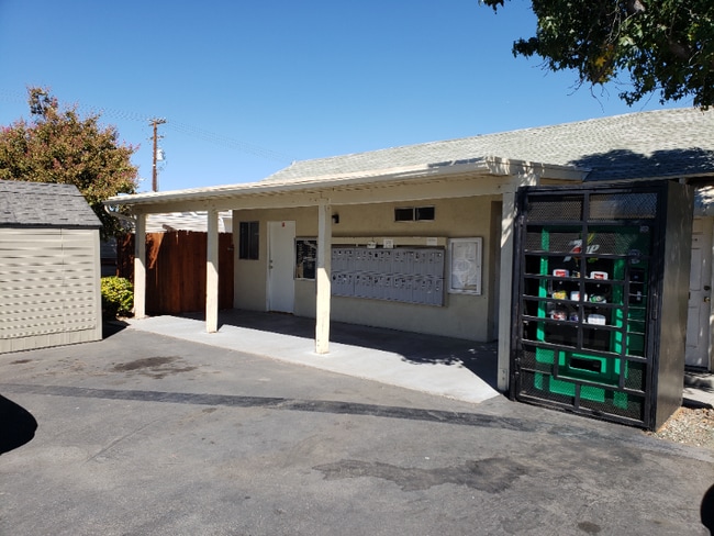Building Photo - 210 W Kimball Ave